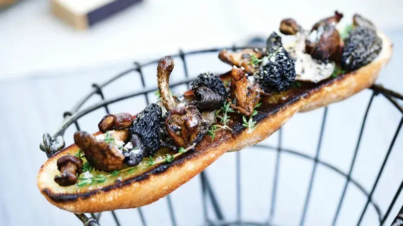 Podzimní bruschetta s houbami
