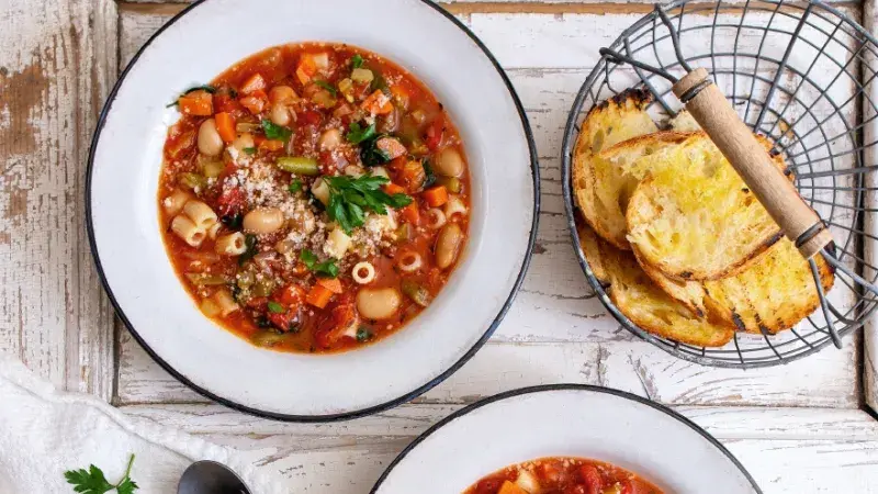 Polévka minestrone