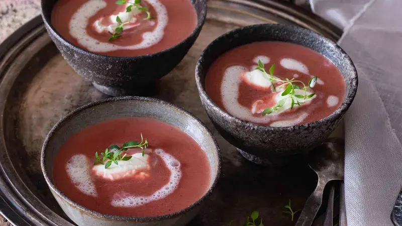 Polévka z červené řepy