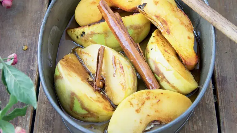 Pošírované kdoule s koňakem