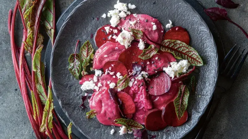 Řepné ravioly s marinovanou červenou řepou