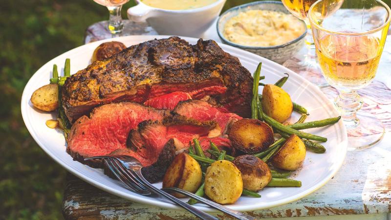 Rostbíf na griluse dvěma omáčkami