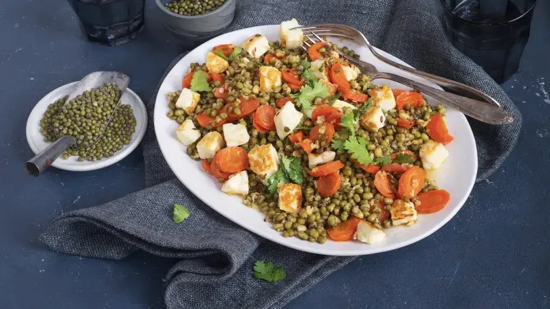 Salát s mungo fazolkami