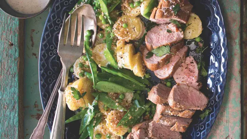 Salát s vepřovou panenkou