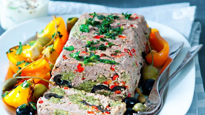 Sekaná s paprikami a olivami