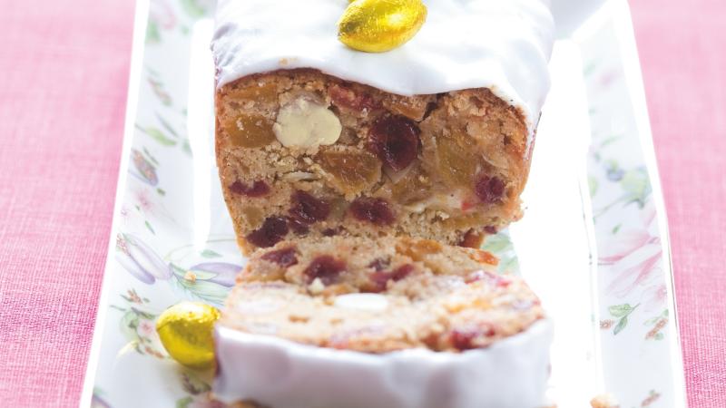 Simnel dort s třešněmi