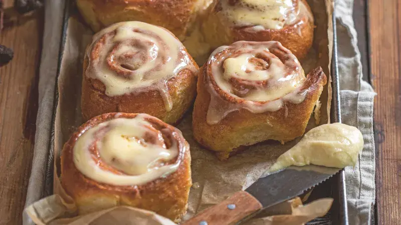 Skořicoví šneci s kávovým krémem