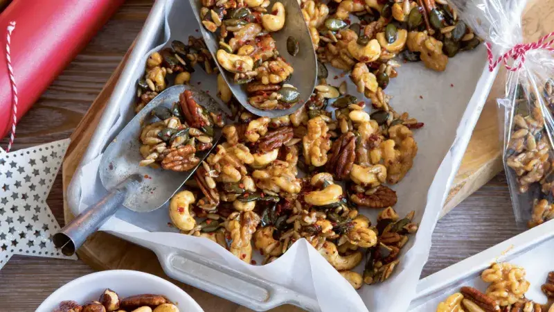 Sladké ořechy v karamelu se skořicí