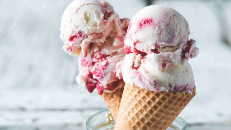 Smetanová třešňová zmrzlina