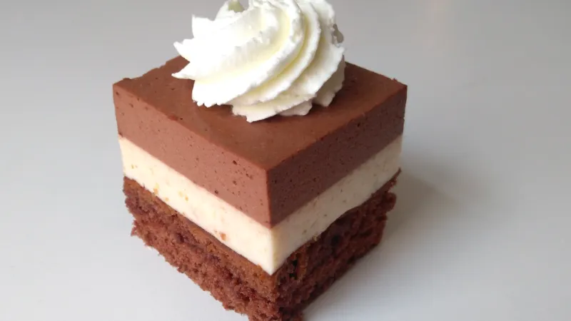 Slovan řezy, kostka