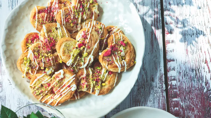 Srdcové palmiers z citronovým cukrem a polevou z bílé čokolády