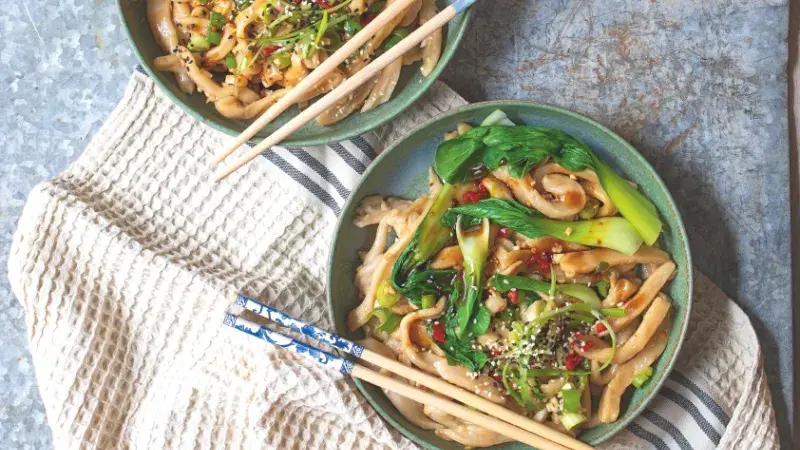 Stříhané těstoviny po asijsku