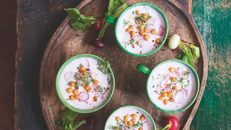 Studená ředkvičková polévka