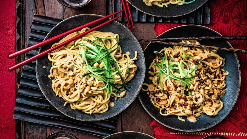 Studené sezamové nudle