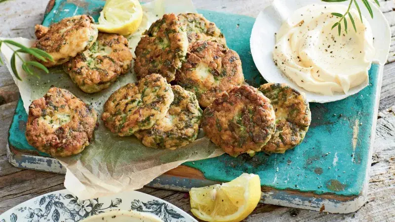 Surimi placičky s krevetami, bylinkami a majonézou