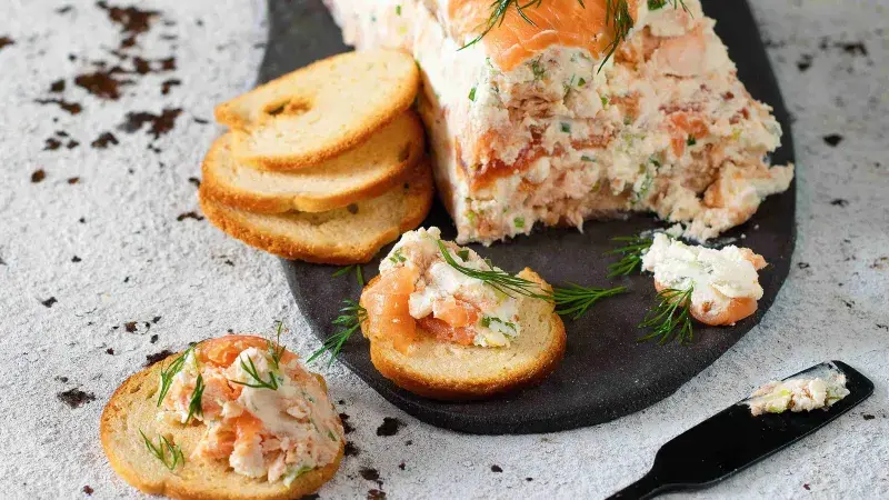 Terina z uzeného a pečeného lososa