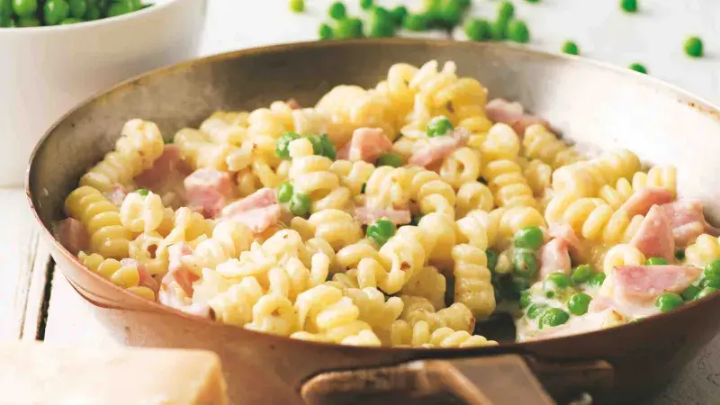 Fusilli s hráškem a šunkou