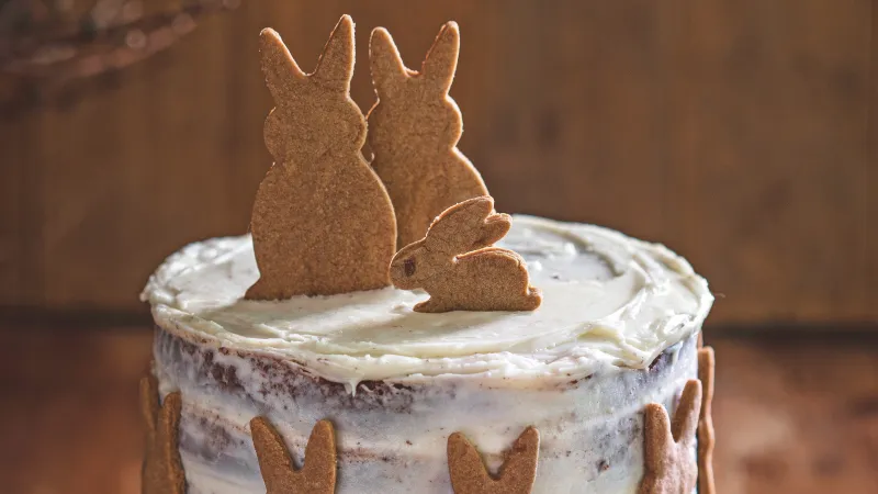 Velikonoční dort s perníkovými zajíčky