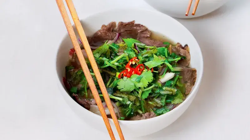 Vietnamská polévka pho bo