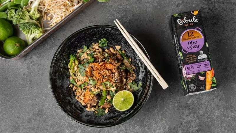 Hovězí wok s PHO vývarem