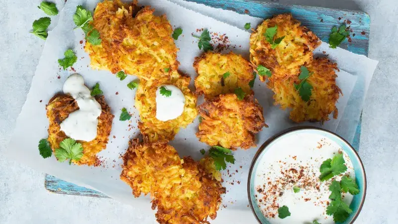 Bramborové placky s jogurtovým dipem