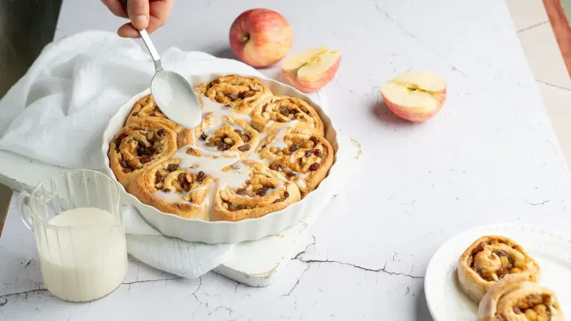 Šneci s jablky a rozinkami