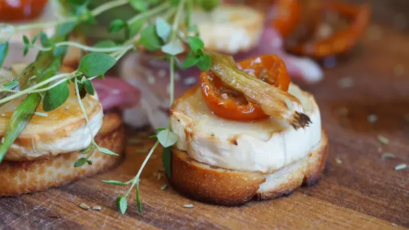 toust s  kozím sýrem