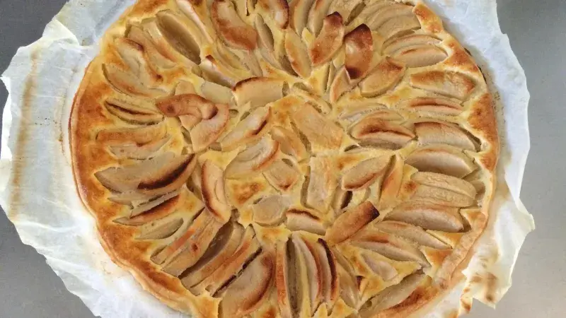 Koláč s pečenými jablky