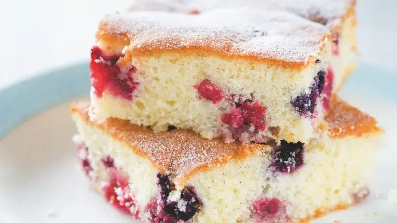 Šlehačková bublanina s ovocem