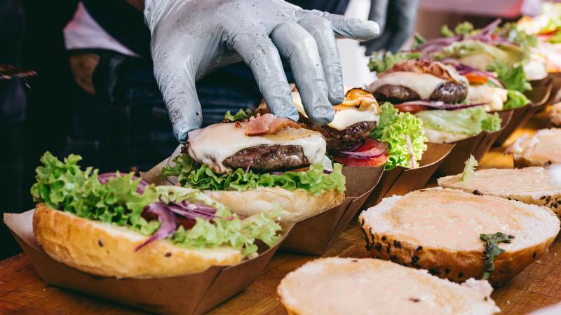 Příprava burgerů Příprava burgerů