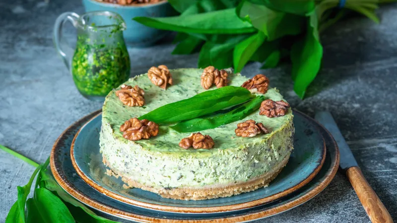 Slaný cheesecake s medvědím česnekem