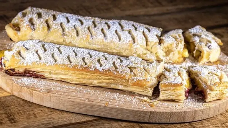 Štrúdl s třešněmi