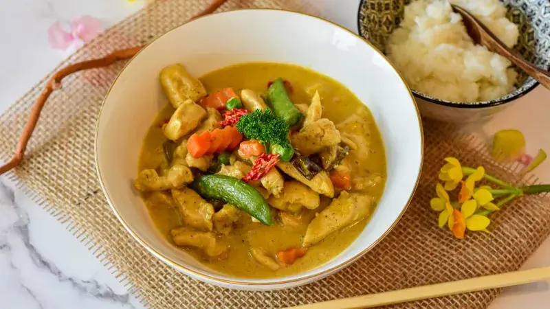 Kuře na paprice s kokosovým mlékem