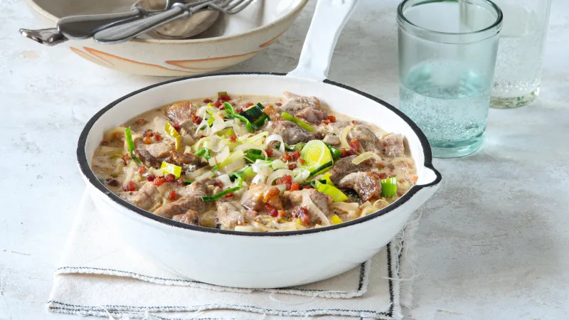 Rychlé vepřové ragú s ciderem a pórkem