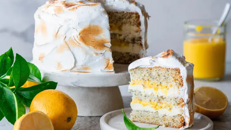 Dort s mákem, citronovým krémem a sněhovou čepicí