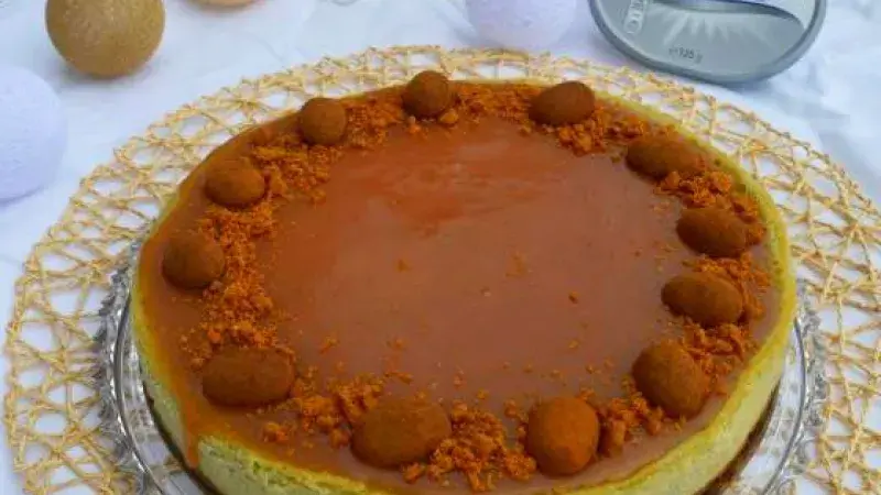 Pistáciový cheesecake s karamelem