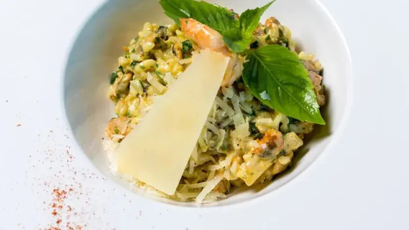 Čočkový salát s nakládanými okurkami