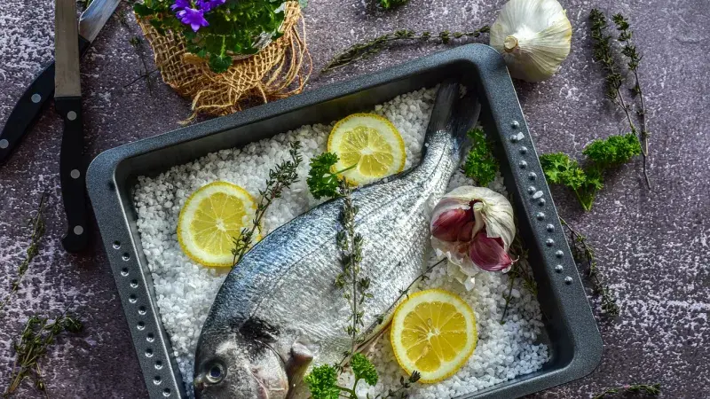 Mořský vlk v solné krustě s ratatouille 