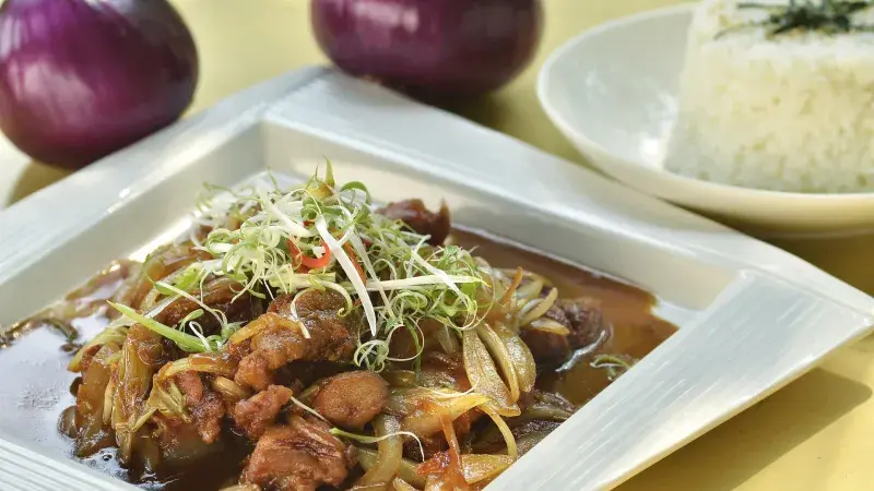 Hovězí roštěná na cibuli