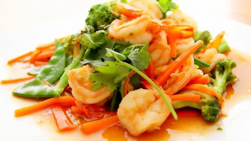 Garnáty s paprikou a špenátem