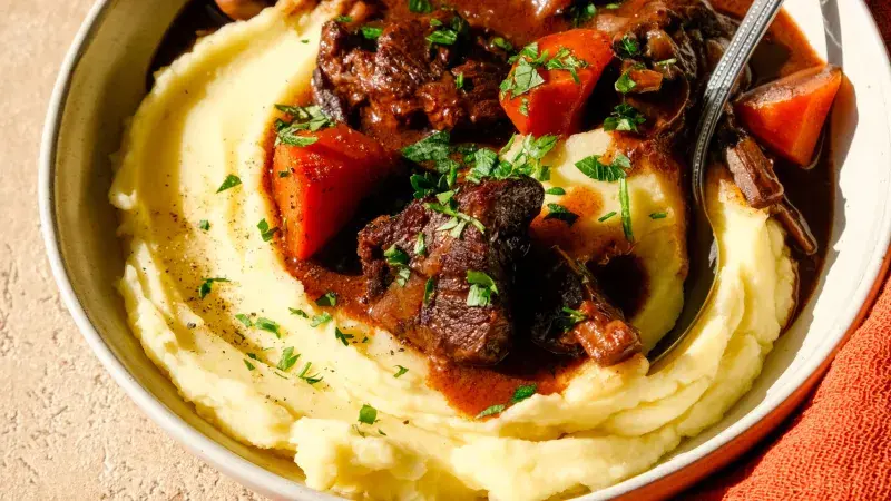 Hovězí po burgundsku podle Lubojatzky couple