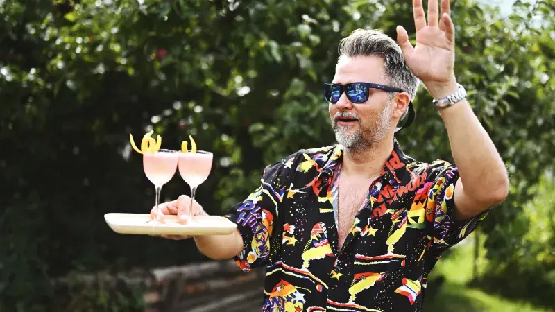 Koktejlům se George Němec věnuje čtvrt století a pořád ho to baví