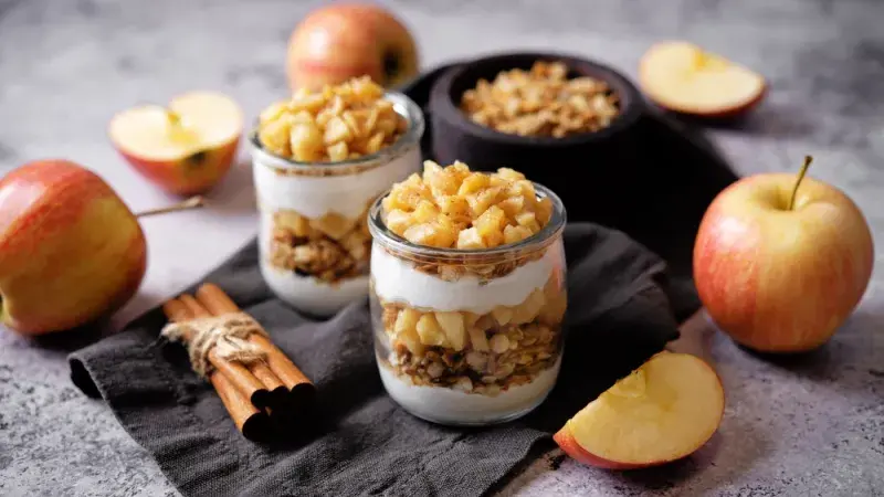 Tilslørte Bondepiker - norské jablečné triffle Tilslørte Bondepiker - norské jablečné triffle