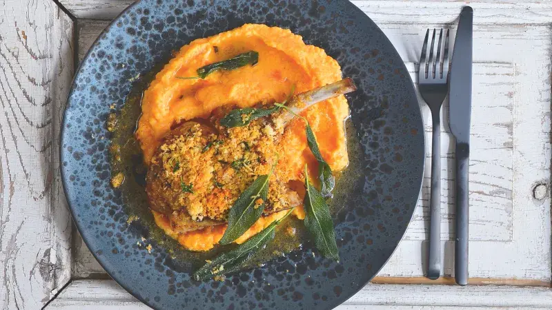 Vepřové kotlety s mrkvovo-pastinákovou kaší