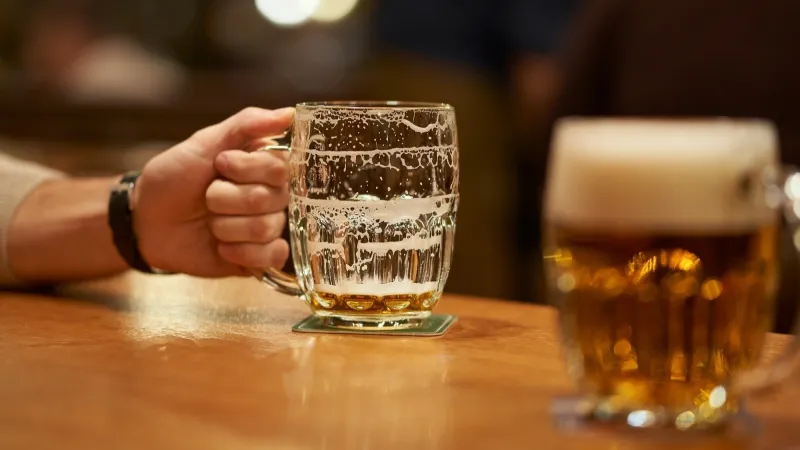 Dobře natočené pivo do dobře nachlazeného půlliru zanechává na skle kroužky