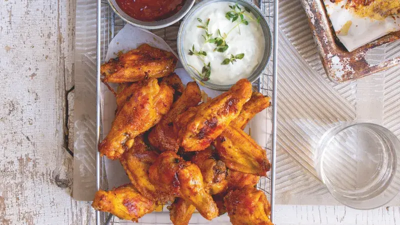 Kuřecí křídla s dipem z modrého sýra