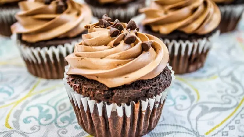 Čokoládovo-karamelové košíčky s čokoládovou mousse