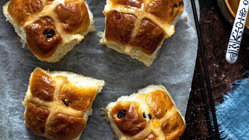 Hot cross buns