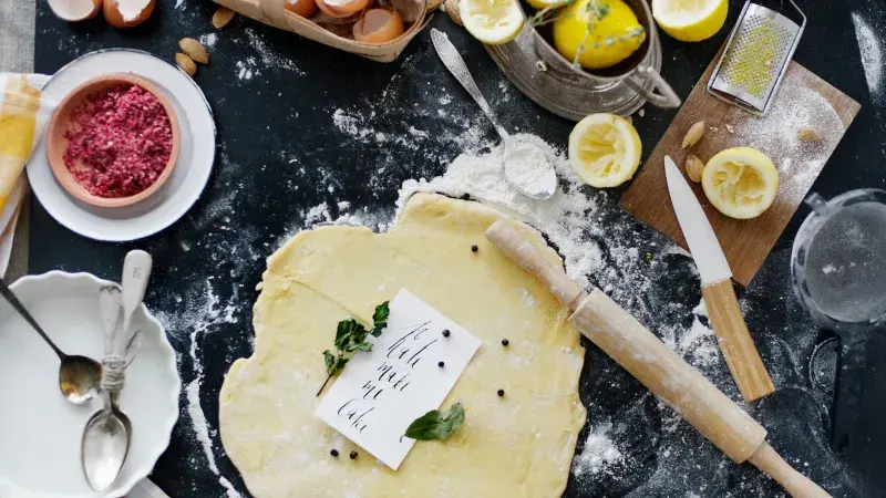 vyválené těsto na koláč