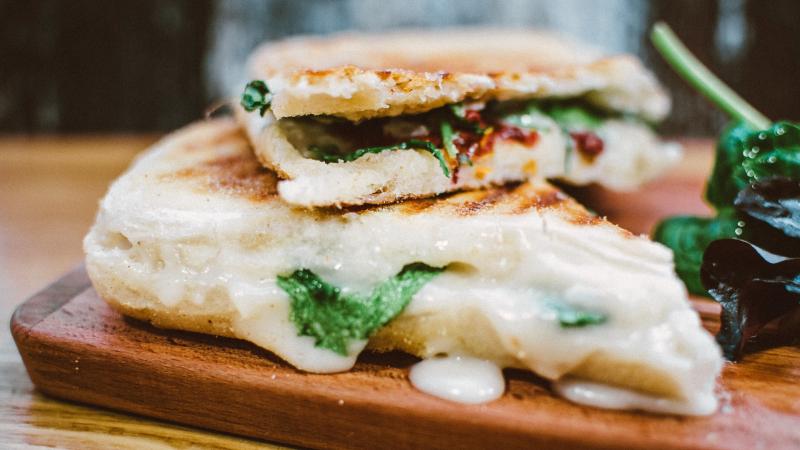 Panini s pršutem a mozzarellou